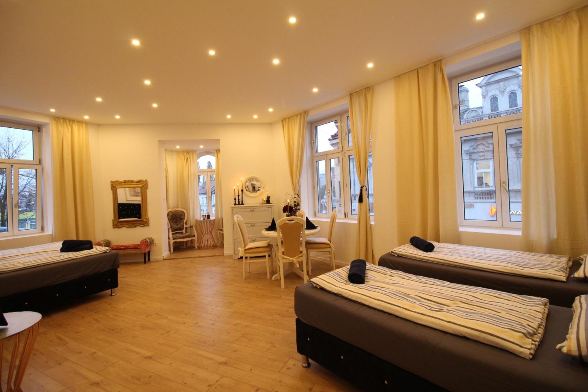Disc Cozy Rooms In Liesing Vienna Exterior photo
