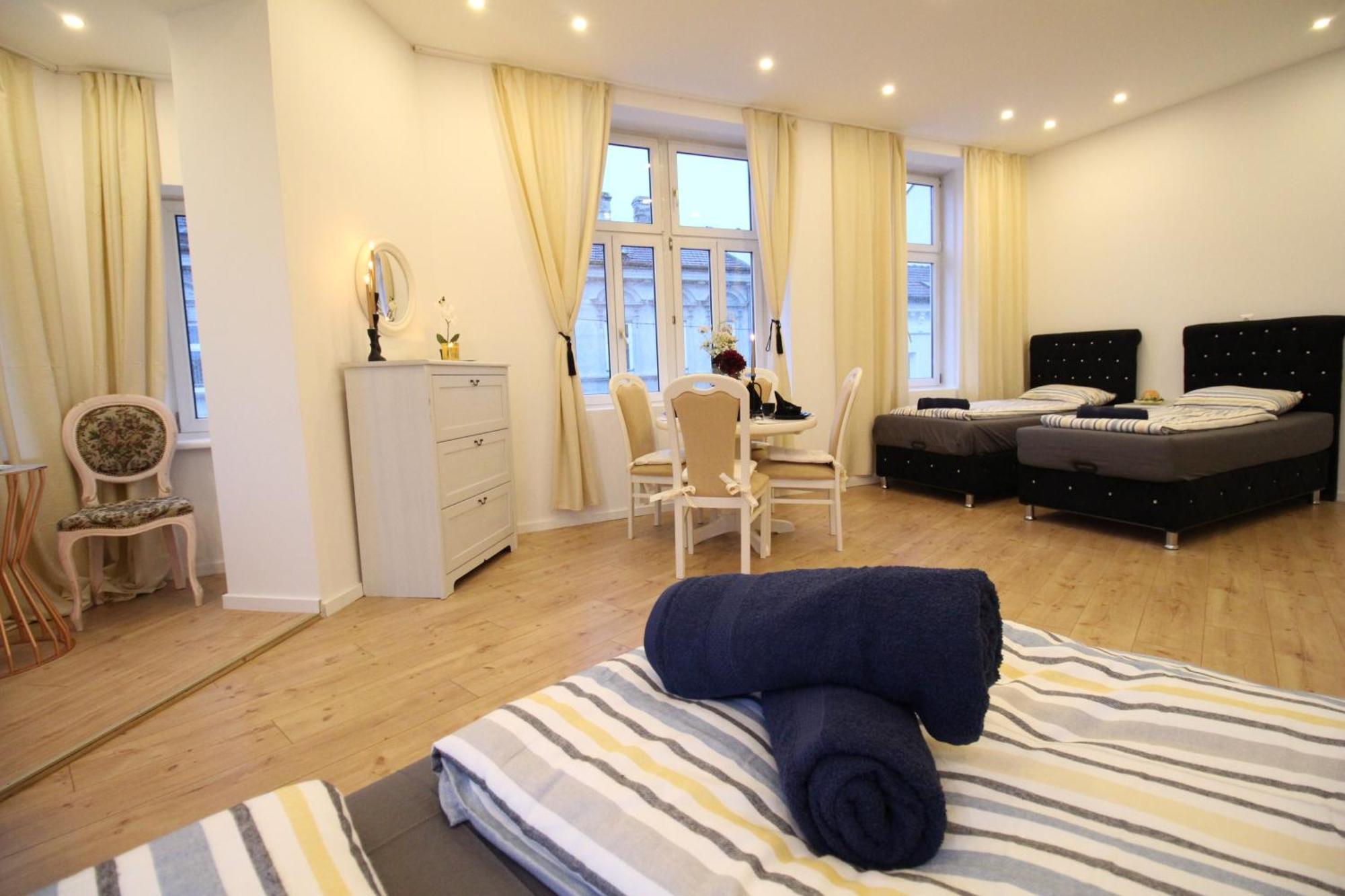 Disc Cozy Rooms In Liesing Vienna Exterior photo